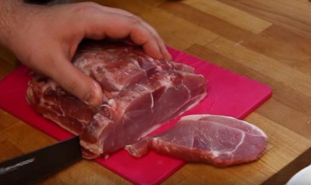 Как приготовить мясо по-французски в духовке из свинины С яичным соусом
