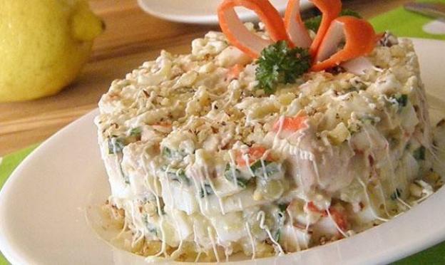 Салаты с крабовыми палочками: вкусные, новые, простые Салат из морской капусты и крабовых палок